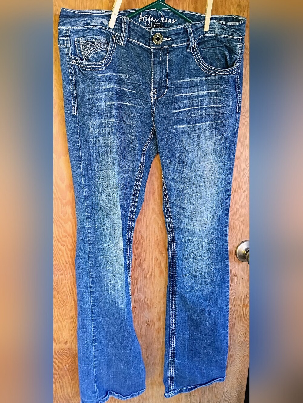 Ariya Women's Blue Washed Boot Cut Jeans